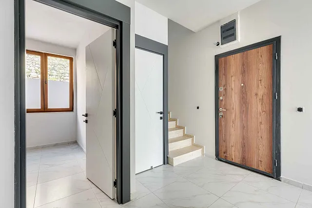 Spacious and bright apartments with panoramic sea views — photo 17